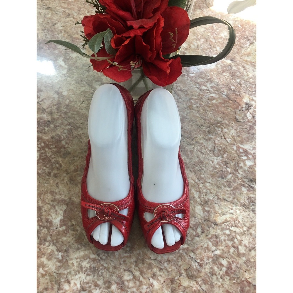 Tod's Women's Red Patent Leather Peep Toe Flats Size 7 EUC, MSRP $300